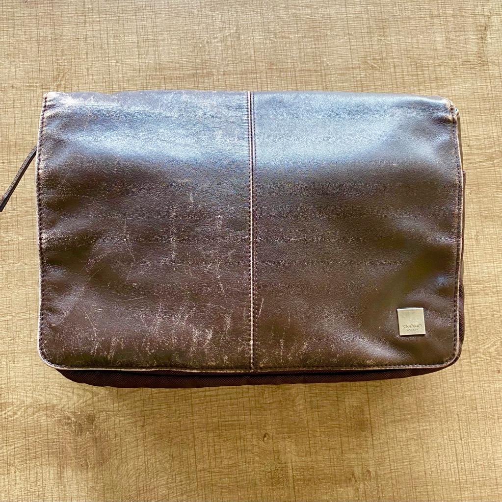 Knomo laptoptas 13 inch - leder/leer, Computers en Software, Laptoptassen, Ophalen of Verzenden, 13 inch, Gebruikt, Schoudertas