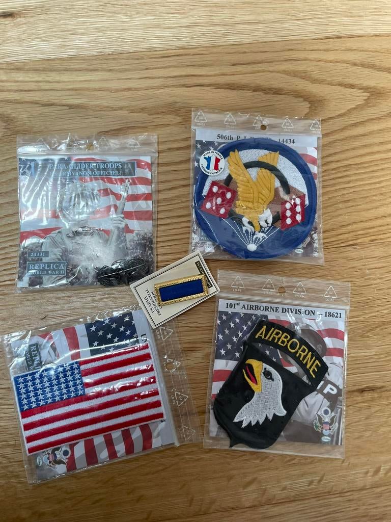 WW2 US lot insignes divers repro, Collections, Enlèvement ou Envoi