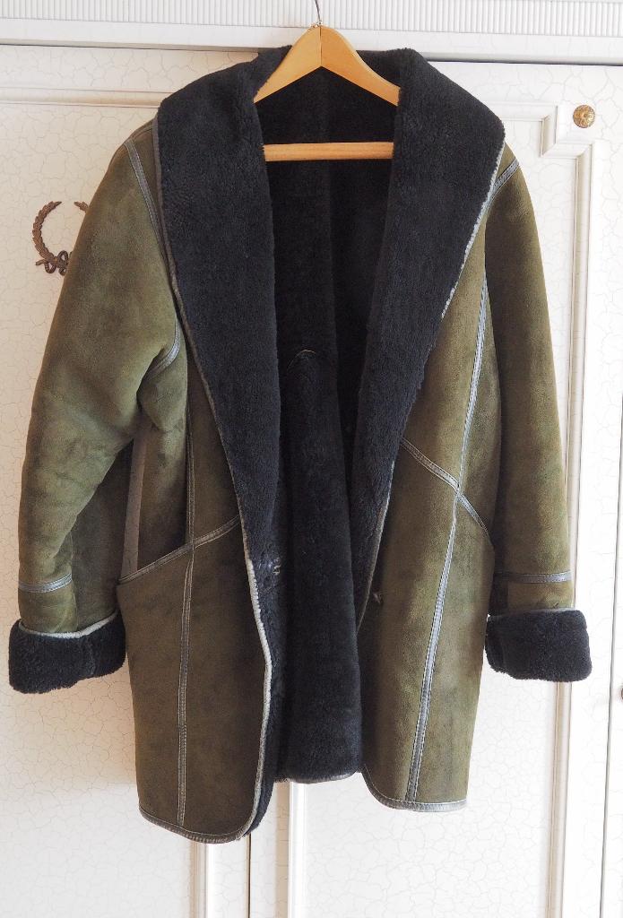 Vintage jas in omgekeerd schaap, Enlèvement, Comme neuf, Taille 38/40 (M), Vert