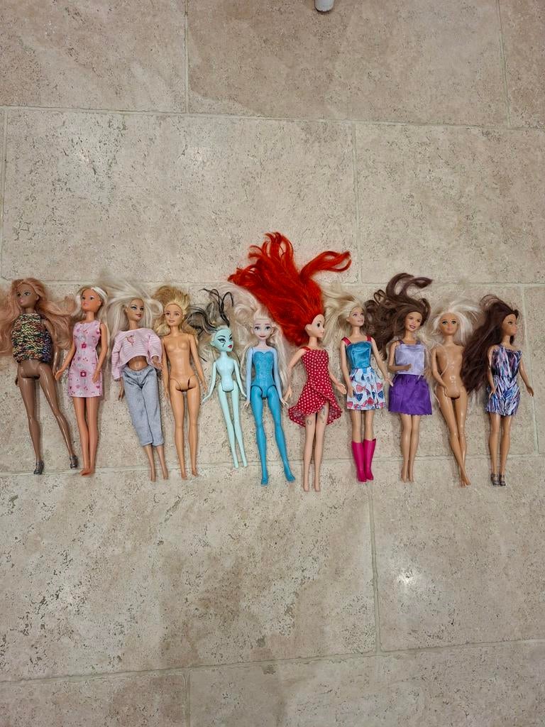 11 poupées barbie et 1 Ken, Enfants & Bébés, Enlèvement ou Envoi, Barbie