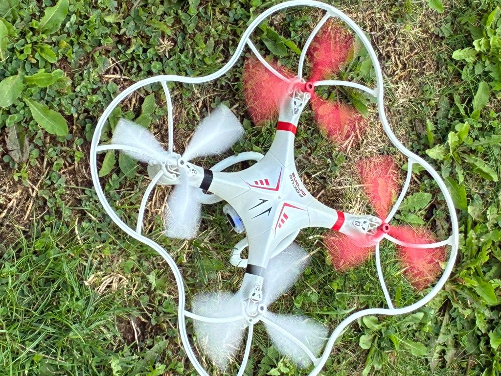 Drone Gear2play pour pièces car tourne mais ne décolle plus, TV, Hi-fi & Vidéo, Drones, Drone avec caméra, Éclairage, Enlèvement