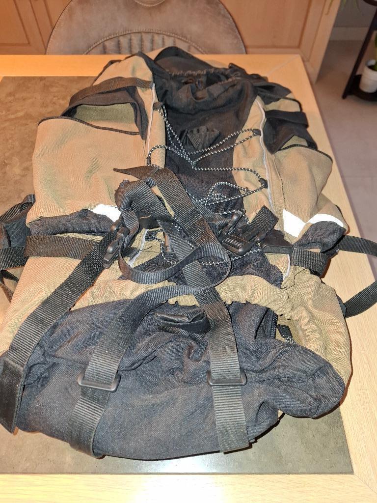 Trekking rugzak, Ophalen, Zo goed als nieuw, Waterdicht, 45 tot 60 cm
