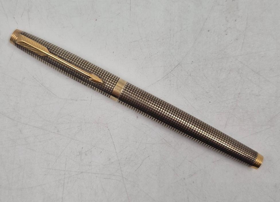 Stylo plume Parker 75 Ciselé en argent Sterling, Collections, Stylos, Enlèvement ou Envoi, Stylo, Parker