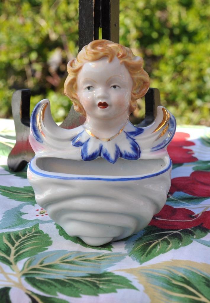 benitier en porcelaine  visage d' ange  (ph 23), Antiquités & Art, Antiquités | Objets religieux, Enlèvement ou Envoi