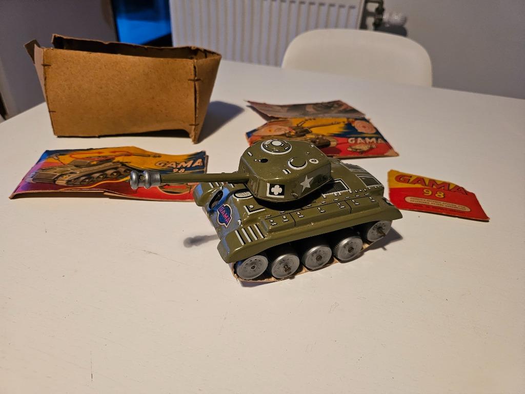 GAMA Clockwork Tin Plate Medium Tank M98, Antiek en Kunst, Ophalen of Verzenden