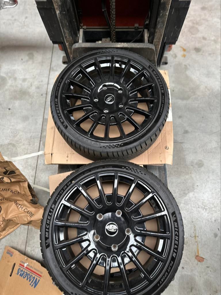 Splinternieuwe 20” velgen en Michelin banden Ford Transit, Auto-onderdelen, Ophalen