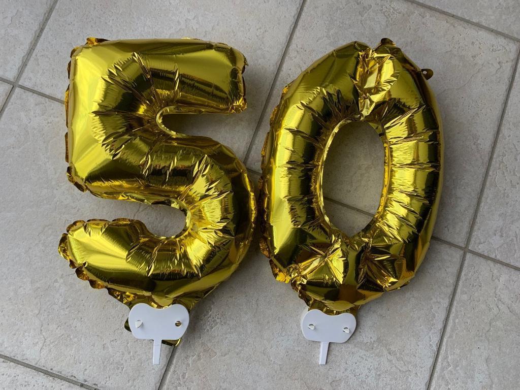 Lot pour décoration de 2 chiffres gonflables « 5 » et « 0 », Hobby en Vrije tijd, Feestartikelen, Gebruikt, Versiering, Ophalen of Verzenden