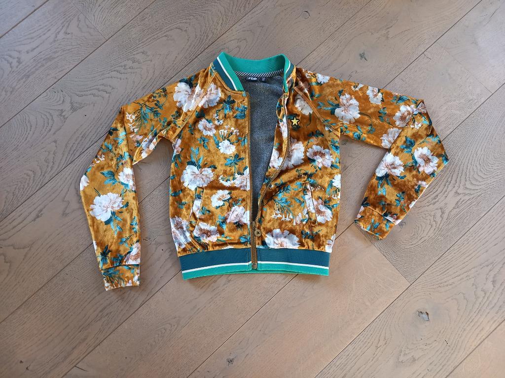 Maat 146 : vestje fluweel oker bloemen Like Flo nieuwstaat, Like Flo, Meisje, Trui of Vest, Ophalen of Verzenden