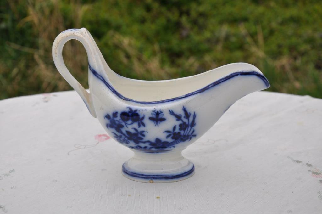 §  sauciere tournai ? decor a la mouche, Antiek en Kunst, Ophalen of Verzenden