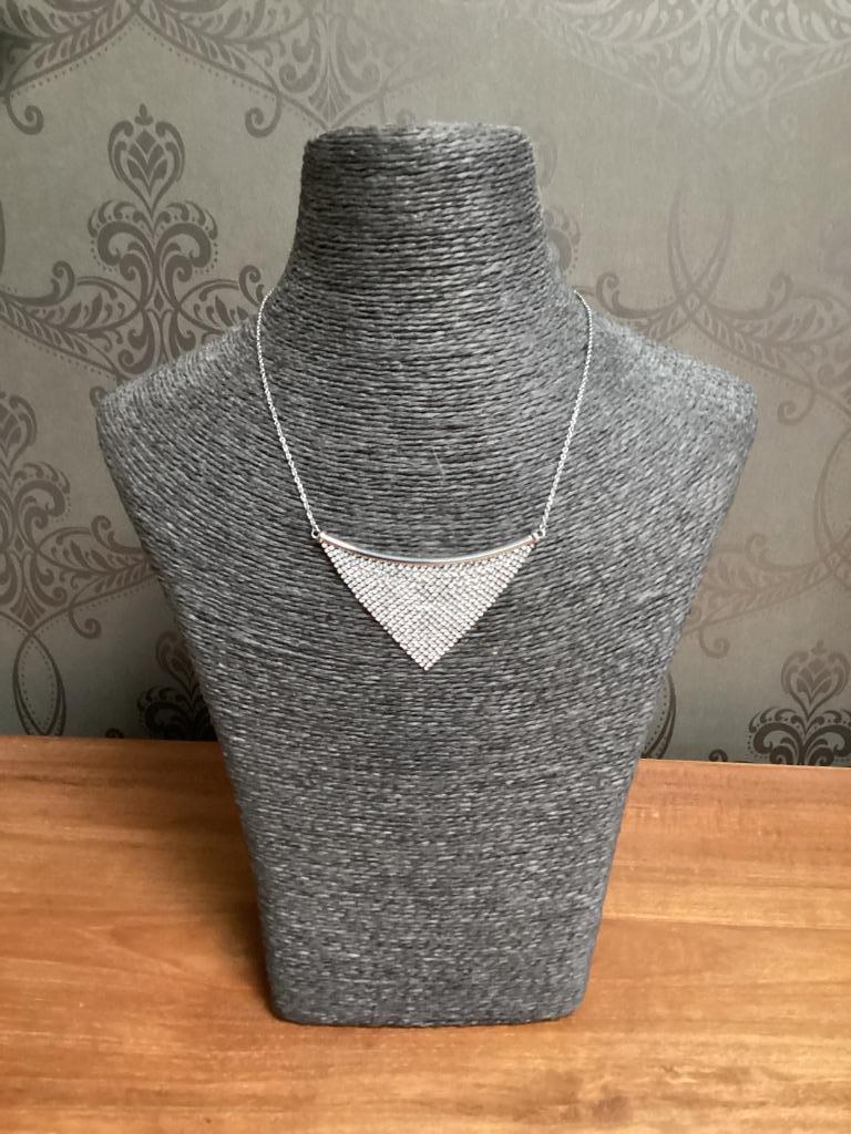Ketting Victoria nieuw, Handtassen en Accessoires, Kettingen, Ophalen of Verzenden, Nieuw, Zilver, Overige materialen