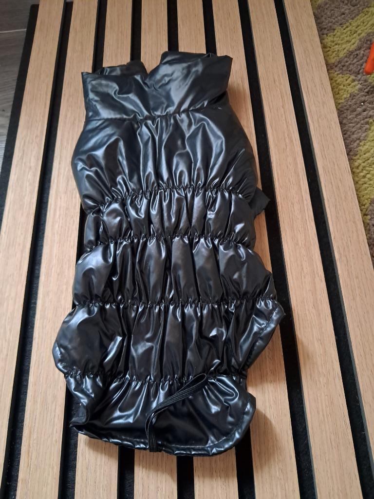 Manteau petit chien 27 cm imperméable, Animaux & Accessoires, Enlèvement, Comme neuf, Manteau pour chien