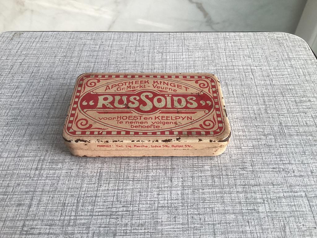 Oud blikken doosje. Apotheek Kinget. Veurne., Ophalen of Verzenden, Zo goed als nieuw