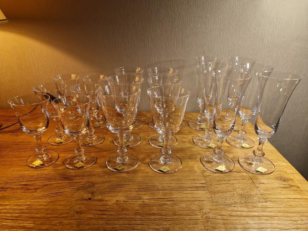 18 delig vintage kristallen glasservies Vannes Châtel, Antiek en Kunst, Verzenden