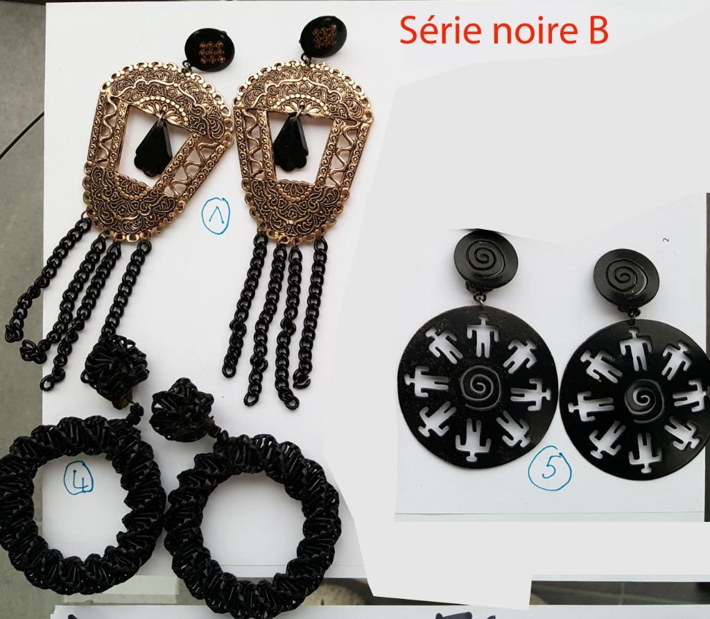 boucle d'oreille clip longue pendante noire légère 5.50 €, Enlèvement ou Envoi, Utilisé, Autres matériaux, Pendantes