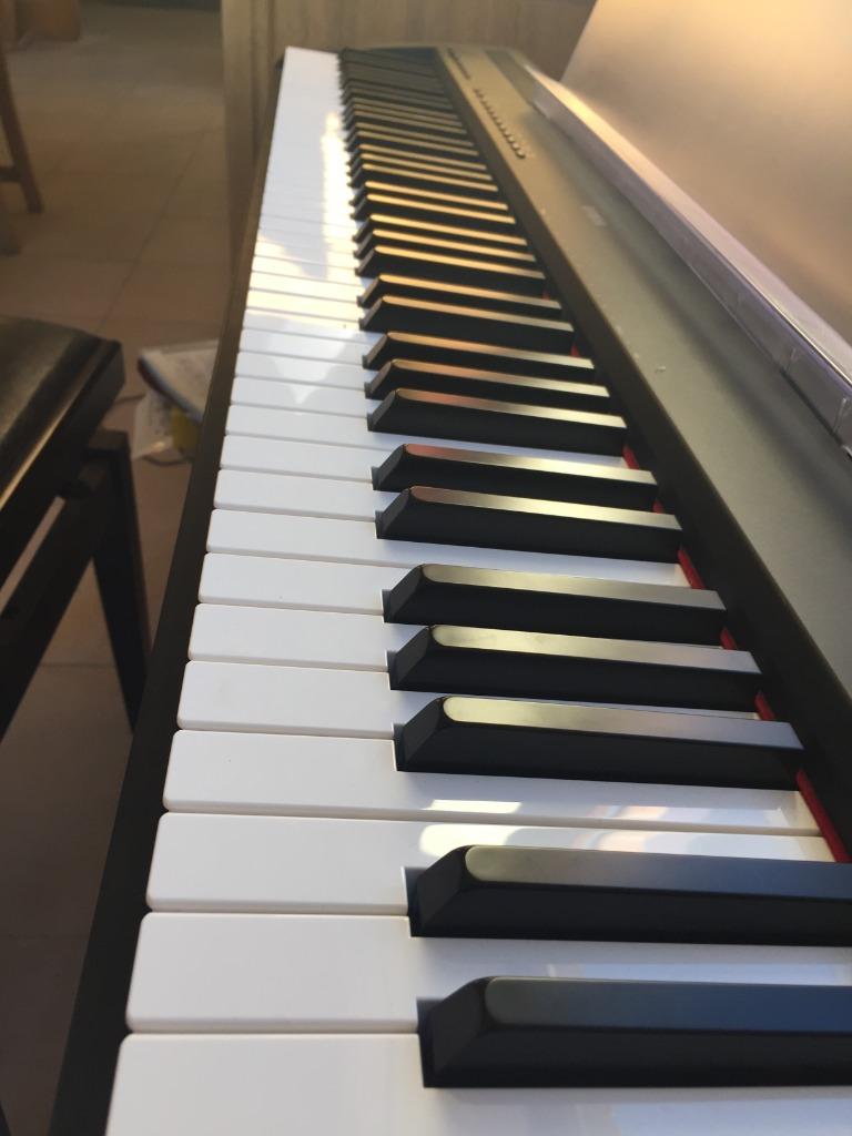 Yamaha P95 Piano numérique, avec support (statif), Musique & Instruments, Pianos, Comme neuf, Piano, Noir, Digital, Enlèvement ou Envoi