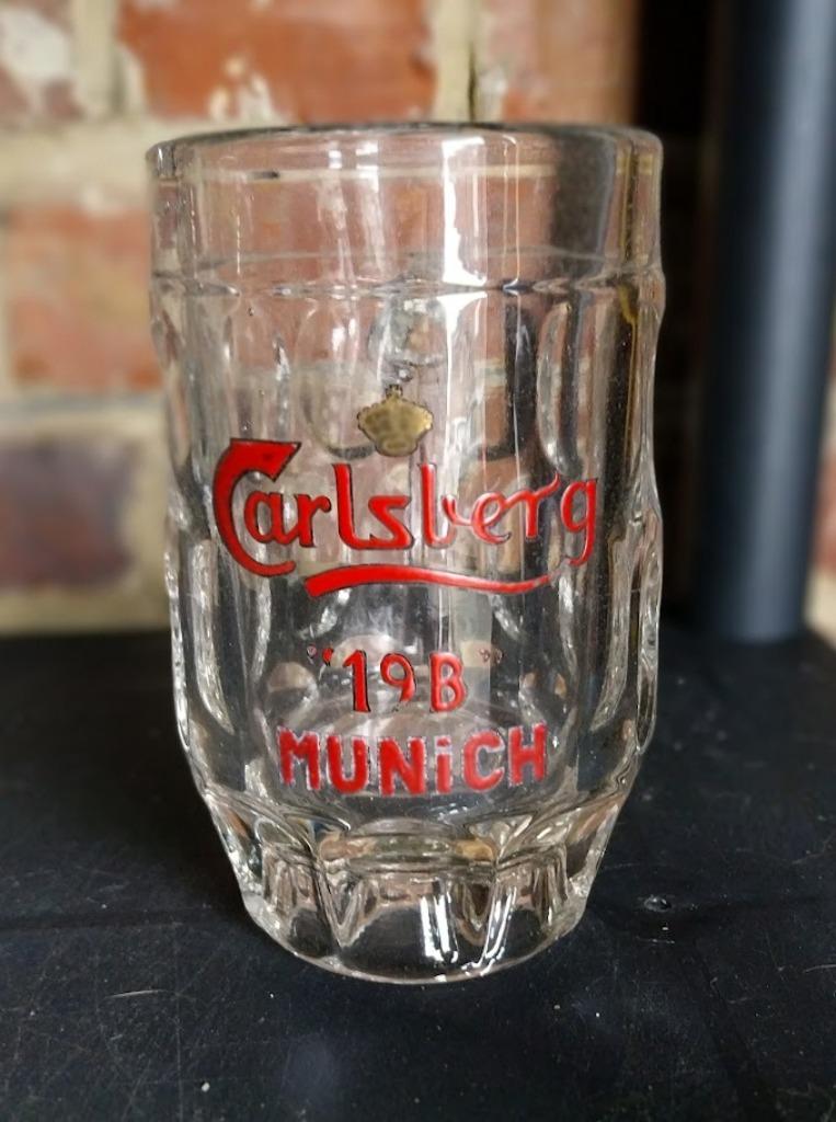 CARLSBERG 19 B München geëmailleerd, Verzamelen, Biermerken, Ophalen of Verzenden