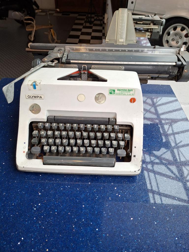 Machine à écrire vintage Olympia, Enlèvement, Utilisé