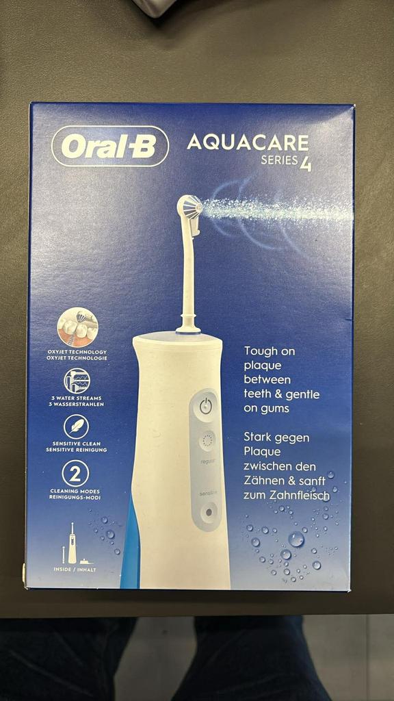 Aquacare serie 4 oral b, Enlèvement, Comme neuf
