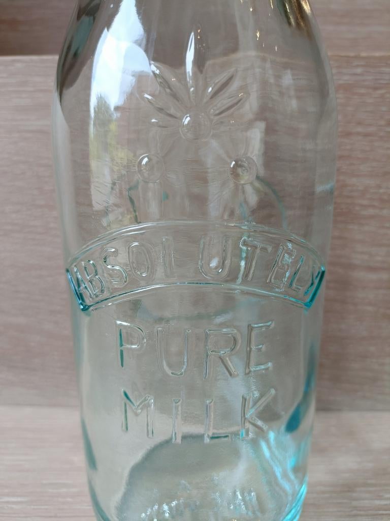 Bouteille Absolutely pure milk, Huis en Inrichting, Keuken | Servies, Ophalen of Verzenden