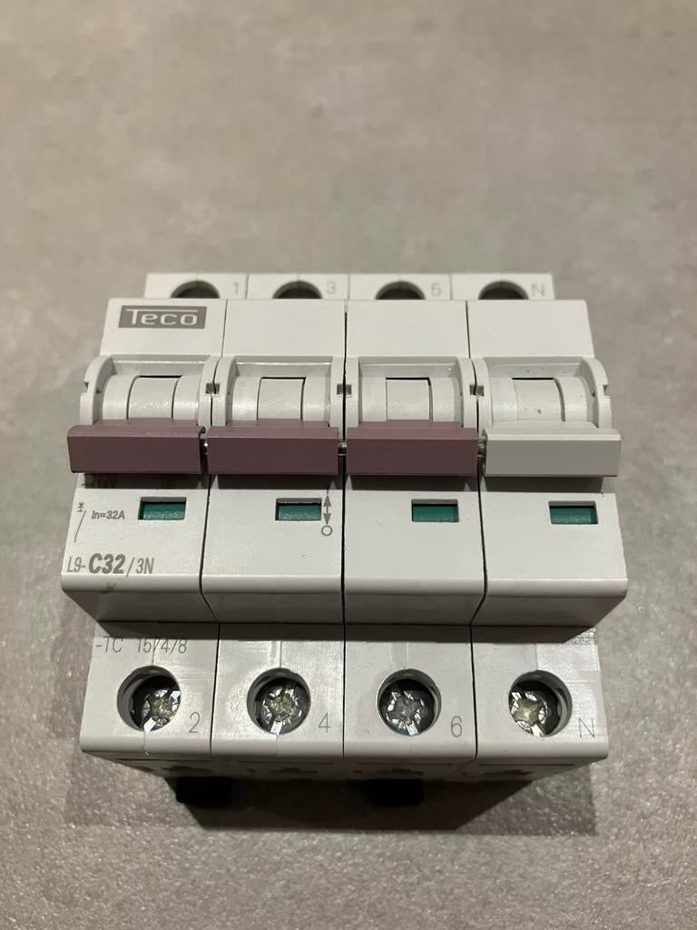 Nieuwe TECO - Automaat TC 3P+N 32A 10kA Curve C, Ophalen, Nieuw