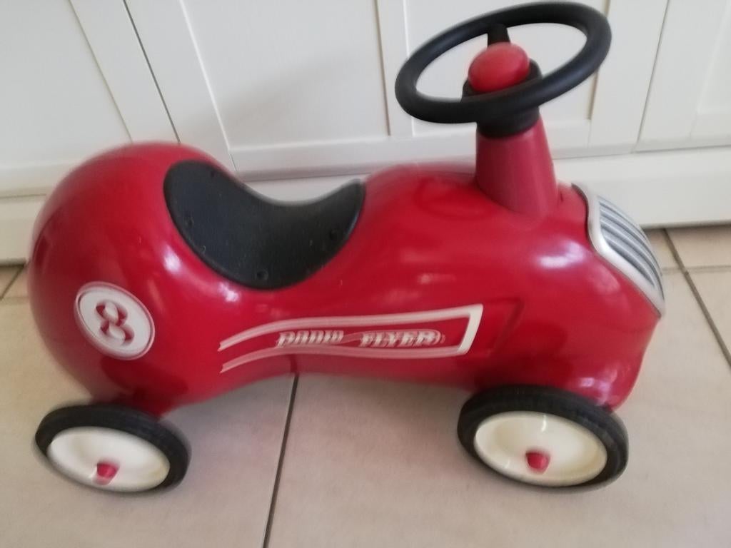 Mooie rode loopauto radio flyer voor kids van 1.5 j
In nette, Enlèvement, Comme neuf