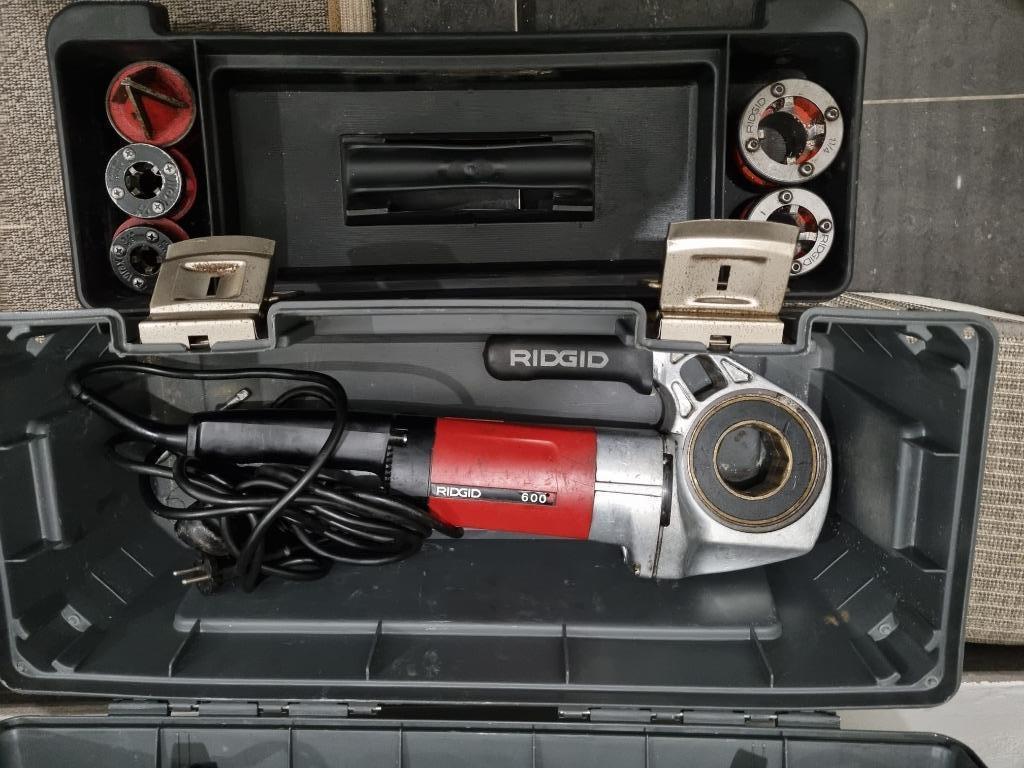 RIDGID 600-I 230V elektrische aandrijfmachine met 5 t, Ophalen, Zo goed als nieuw