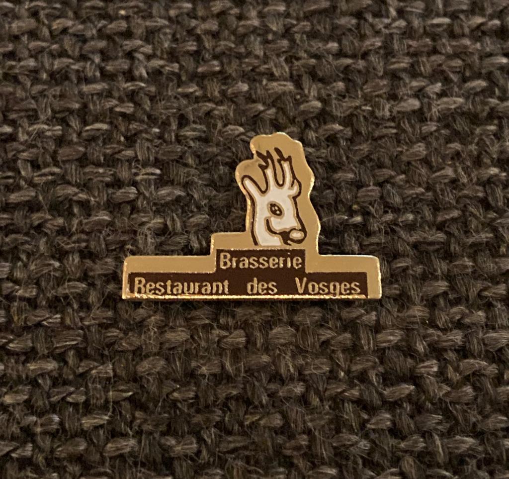 PIN - RESTAURANT DES VOSGES - BRASSERIE, Verzenden, Gebruikt, Overige onderwerpen, Speldje of Pin