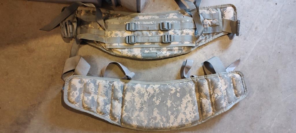 Ceinture moulée de l'armée américaine, sangle arrière, sac à, Enlèvement ou Envoi, Comme neuf