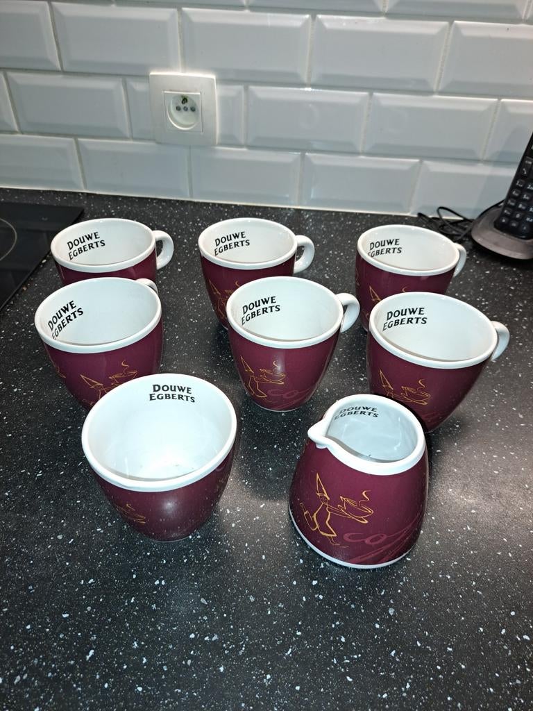 Douwe Egberts melk suikerpot en 6 stuks tassen van hetzelfde, Huis en Inrichting, Keuken | Servies, Ophalen of Verzenden