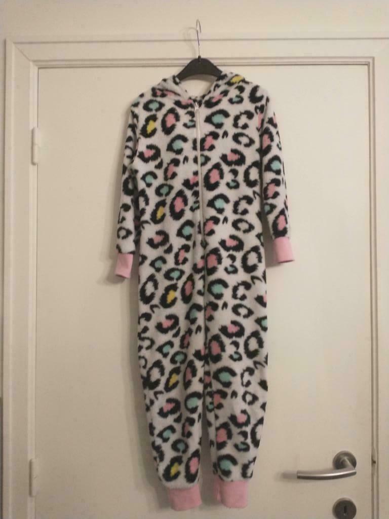 Onesie luipaard - 9Avenue - maat 128 (eerder 116/122), Nacht- of Onderkleding, Gebruikt, Meisje, Ophalen of Verzenden