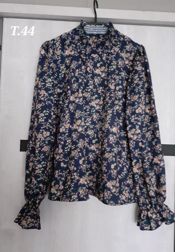 Blouses femme (plusieurs photos), Enlèvement, Comme neuf