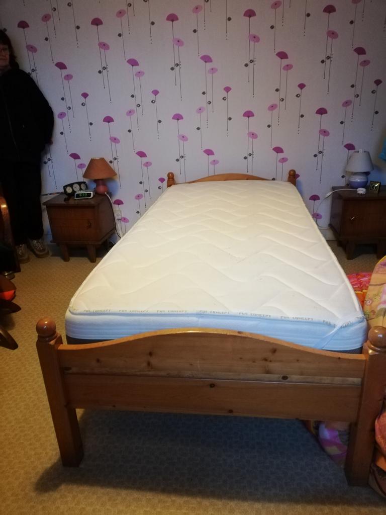 1 lit et matelas 1 personne et 1 lit tiroir, Enlèvement, Utilisé, Une personne, Annee 90