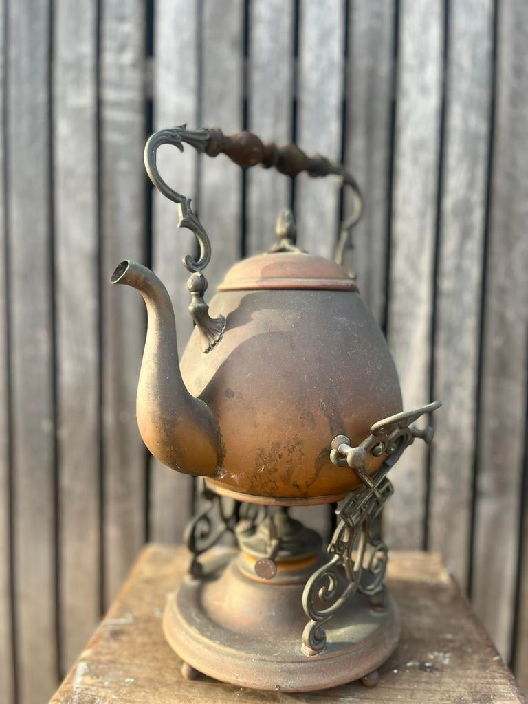 Antieke theepot, Enlèvement