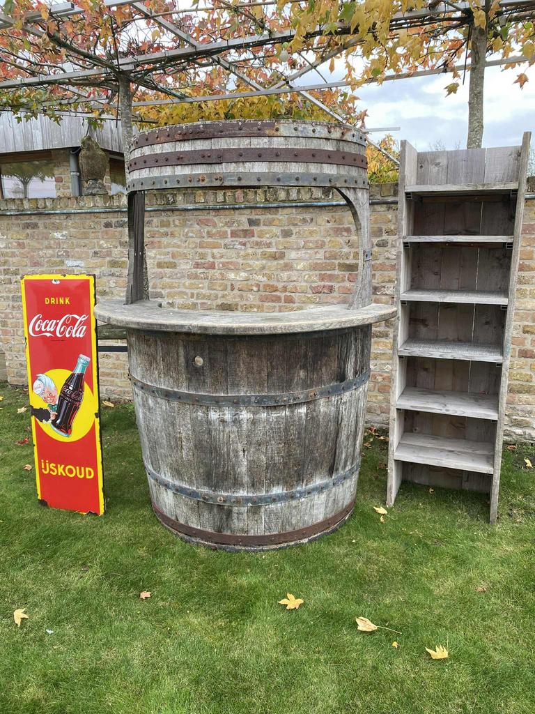Comptoir à tonneaux à vin en chêne avec support de rangement, Jardin & Terrasse, Enlèvement, Utilisé