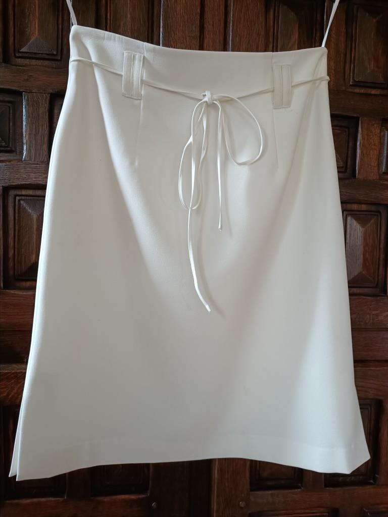 Jupe dame blanche à ceinture extrafine Daniel AMAURY, Vêtements | Femmes, Jupes, Comme neuf, Taille 38/40 (M), Blanc, Sous le genou