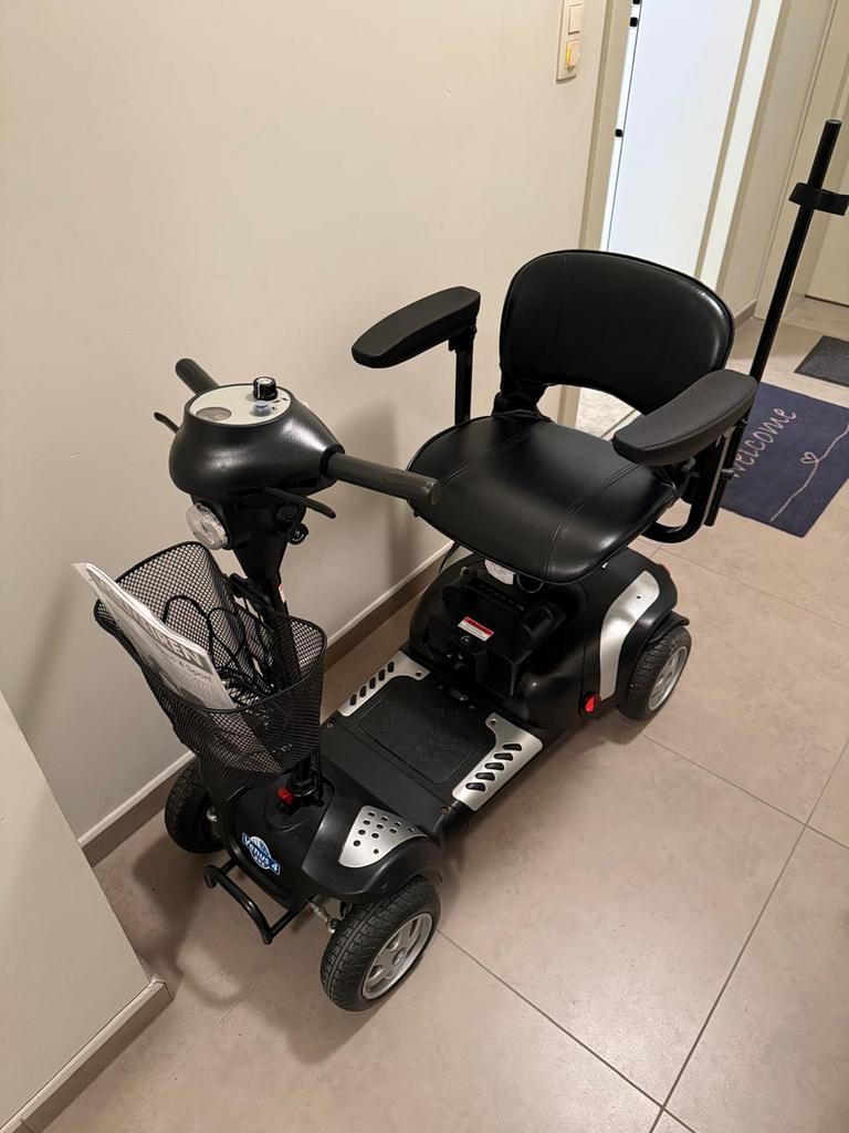 Scootmobiel Venus 4 Sport, Ophalen, Zo goed als nieuw, Vermeiren