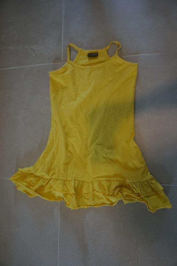 geel kleedje 128, Robe ou Jupe, Enlèvement, Utilisé, Fille