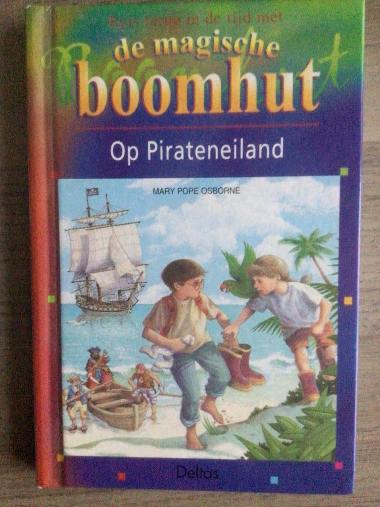 De magische boomhut Op Pirateneiland, Boeken, Ophalen of Verzenden, Gelezen