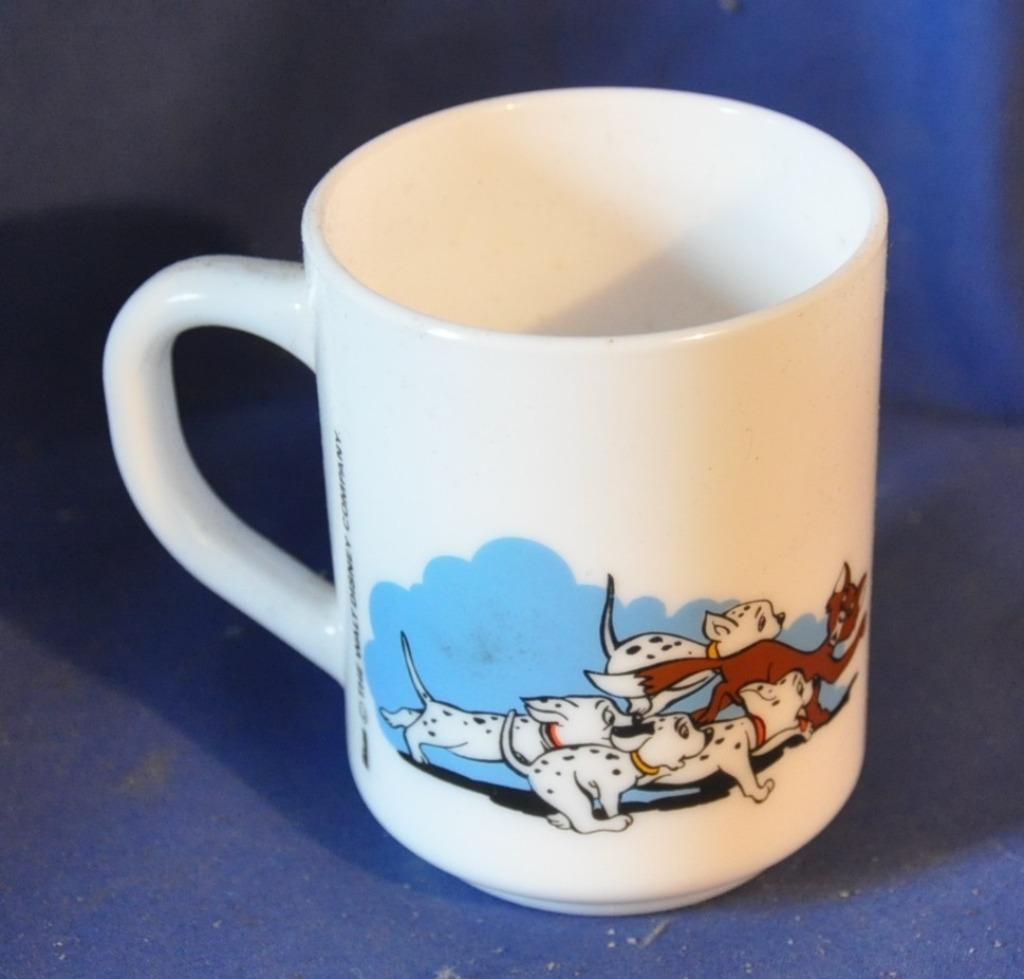 mug arcopal decor les 101 dalmatiens, Ophalen of Verzenden, Zo goed als nieuw, Overige materialen, Kop(pen) en/of Schotel(s)