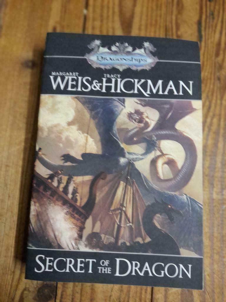 Boek Secret of the dragon - Weis & Hickman, Boeken, Ophalen of Verzenden