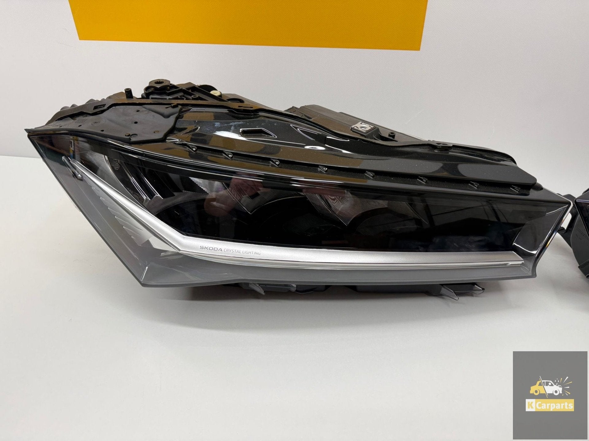 Phare avant droit complet LED pour Skoda Super B, r f rence, Infoline@skoda-auto.cz, Tr. Vaclava Klementa 869
293 01  Mlada Boleslav, CZ