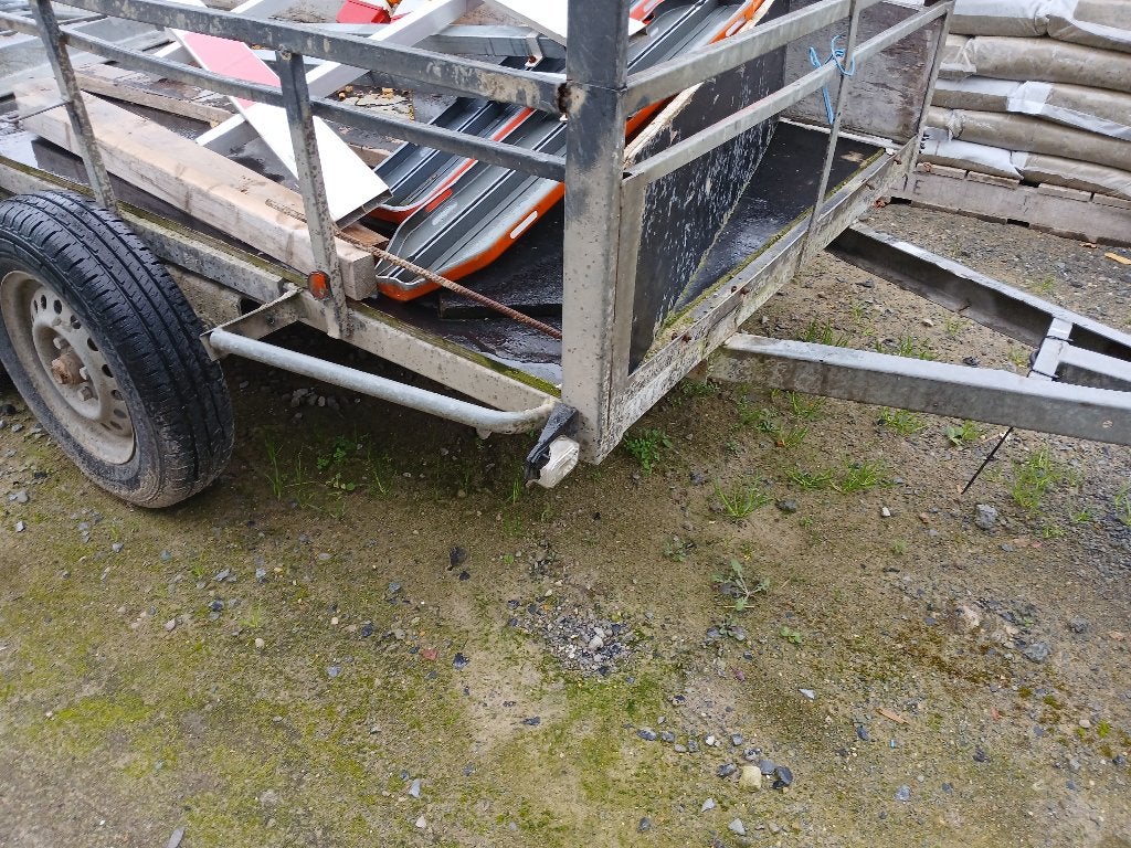 Aanhangwagen, Enlèvement, Utilisé