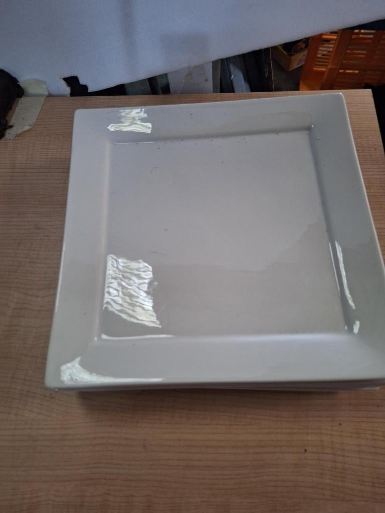 5 borden vierkant, Huis en Inrichting, Keuken | Servies, Ophalen of Verzenden, Zo goed als nieuw, Bord(en)