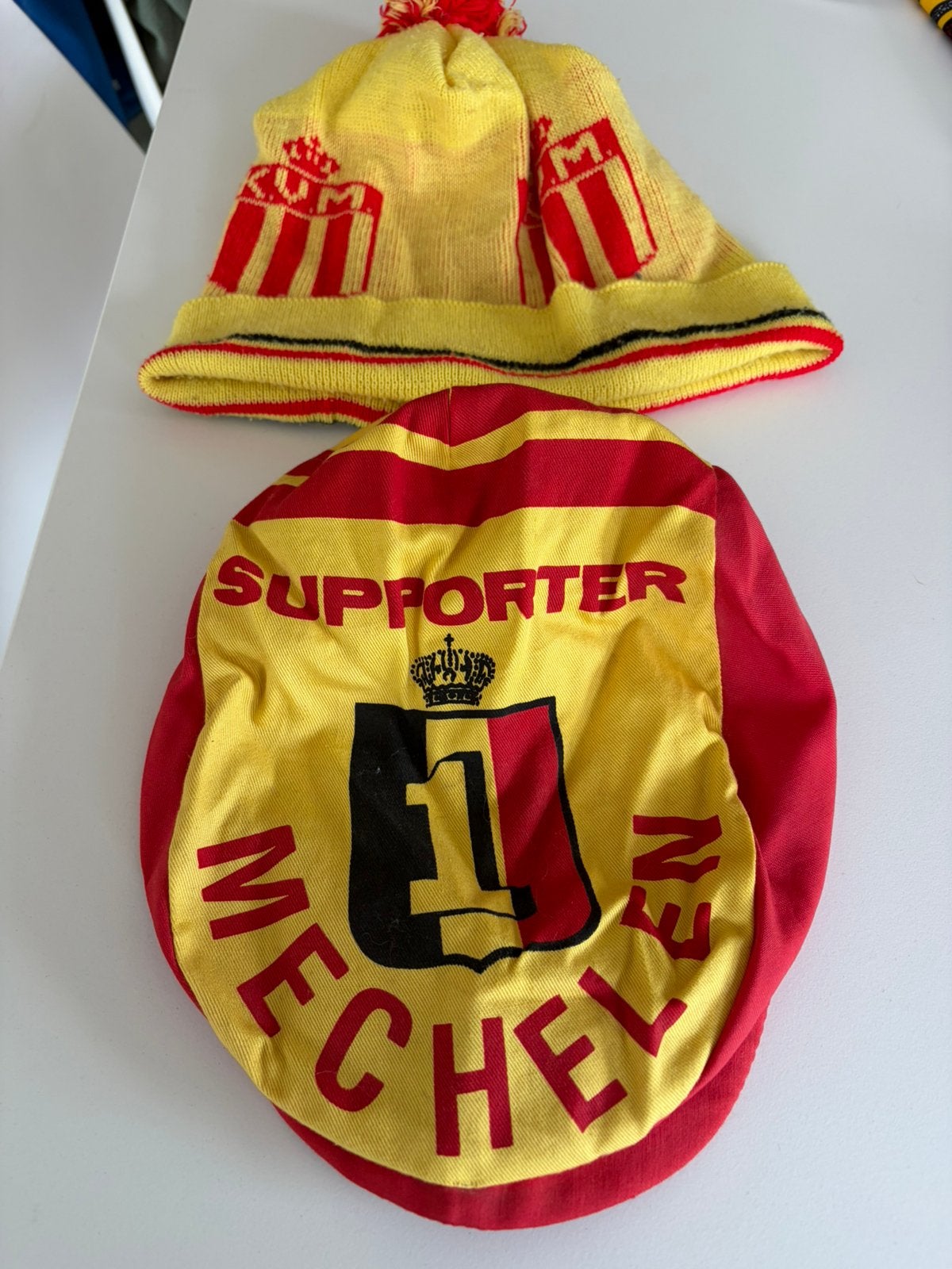 Muts  + pet kv mechelen jaren 90, Collections, Enlèvement ou Envoi
