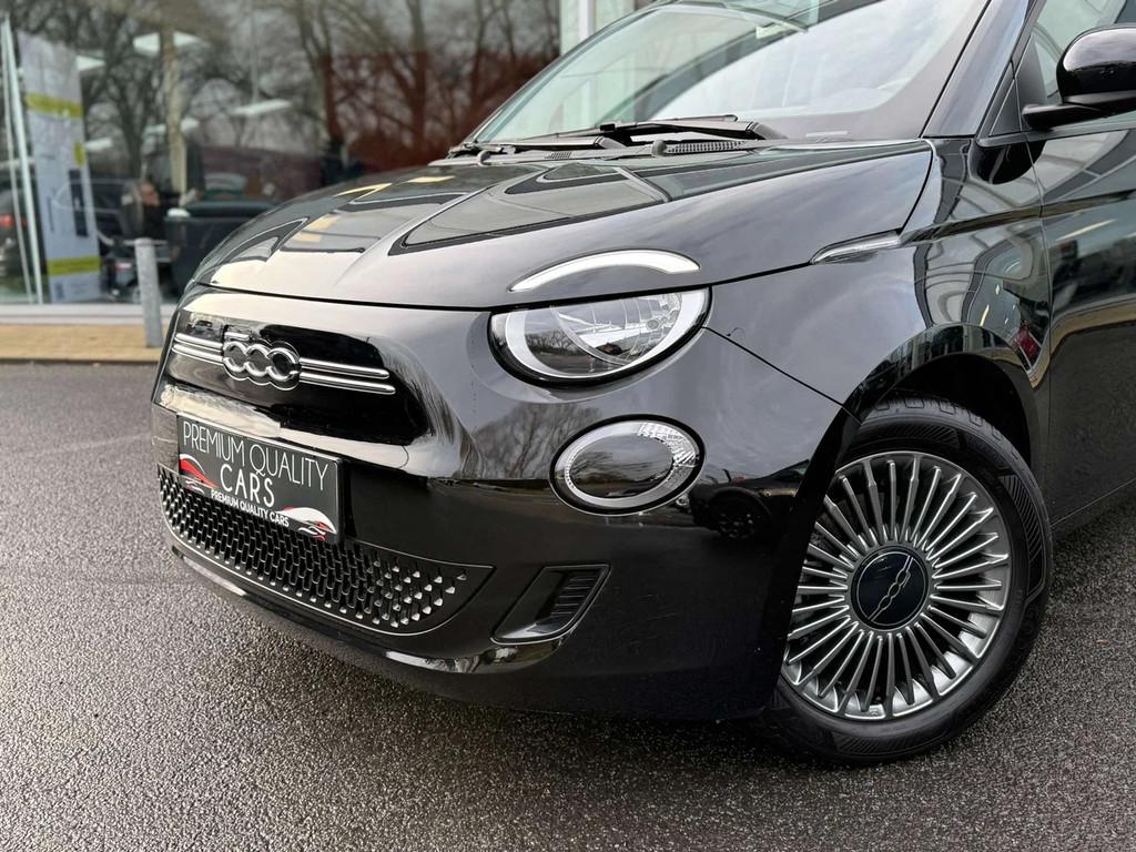 Fiat 500 500e 42Kwh Icon / CARPLAY / PANODAK / CRUISECONTROL, Auto's, 4 zetels, Stof, Zwart, Berline
