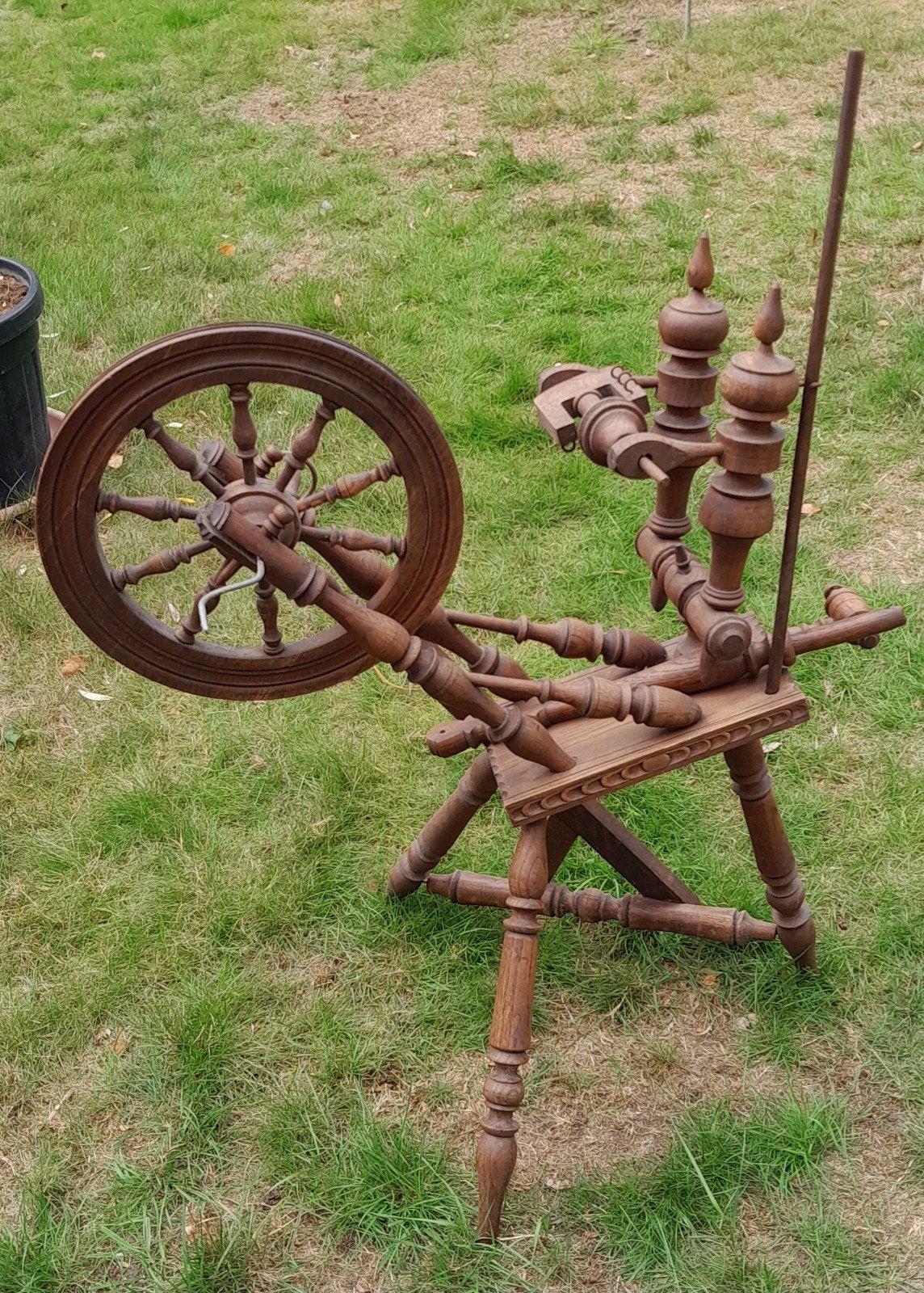 Oude houten Spinnenwiel., Hobby en Vrije tijd, Spinnewielen en Spinnen, Ophalen, Gebruikt, Spinnewiel