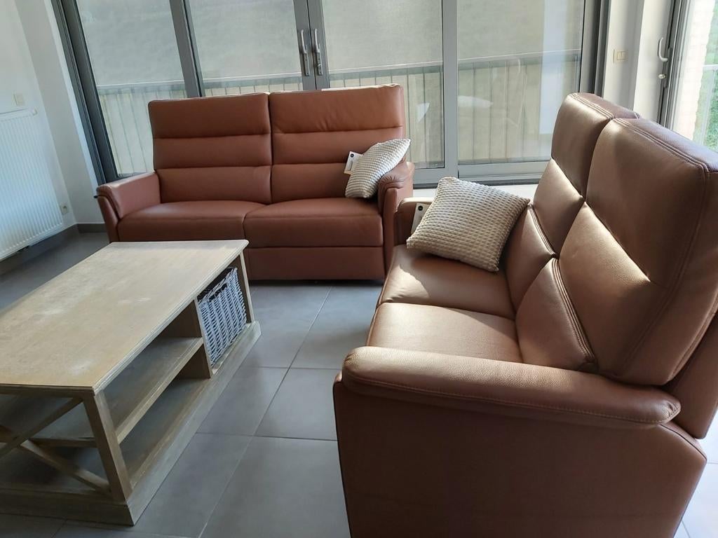 Lederen salon  cognac  2 zit en 3 zit ,1jaar oud, Ophalen