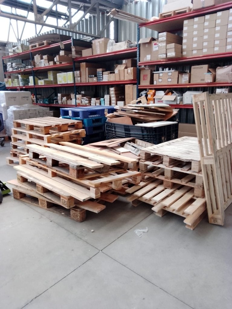 Gratis paletten ( ook EUR), Bricolage & Construction, Bois & Planches, Moins de 200 cm, Autres essences de bois, Enlèvement, Utilisé