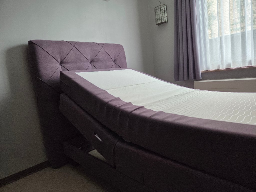 Elektrische boxspring met bijhorend nachtkastje, Huis en Inrichting, Slaapkamer | Boxsprings, Ophalen, 90 cm, Zo goed als nieuw