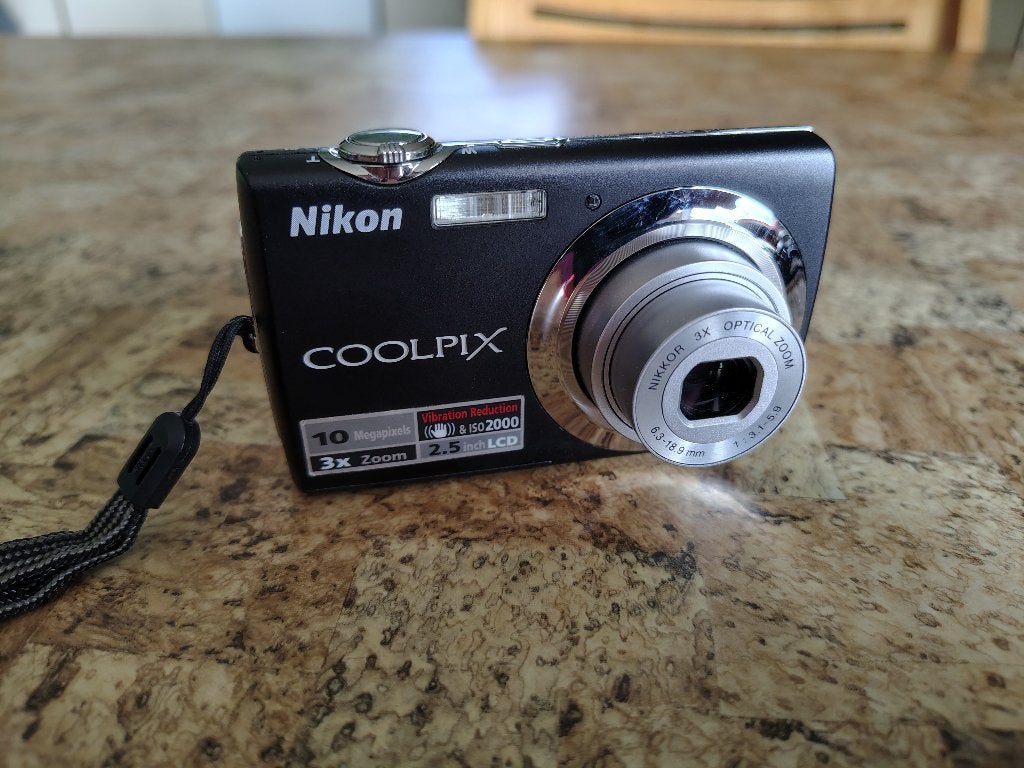 Appareil photo Nikon Coolpix S220, Batterie, Enlèvement ou Envoi, Moins de 4 fois, Comme neuf